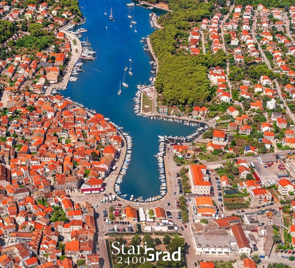 Apartment Falcon Stari Grad  Εξωτερικό φωτογραφία